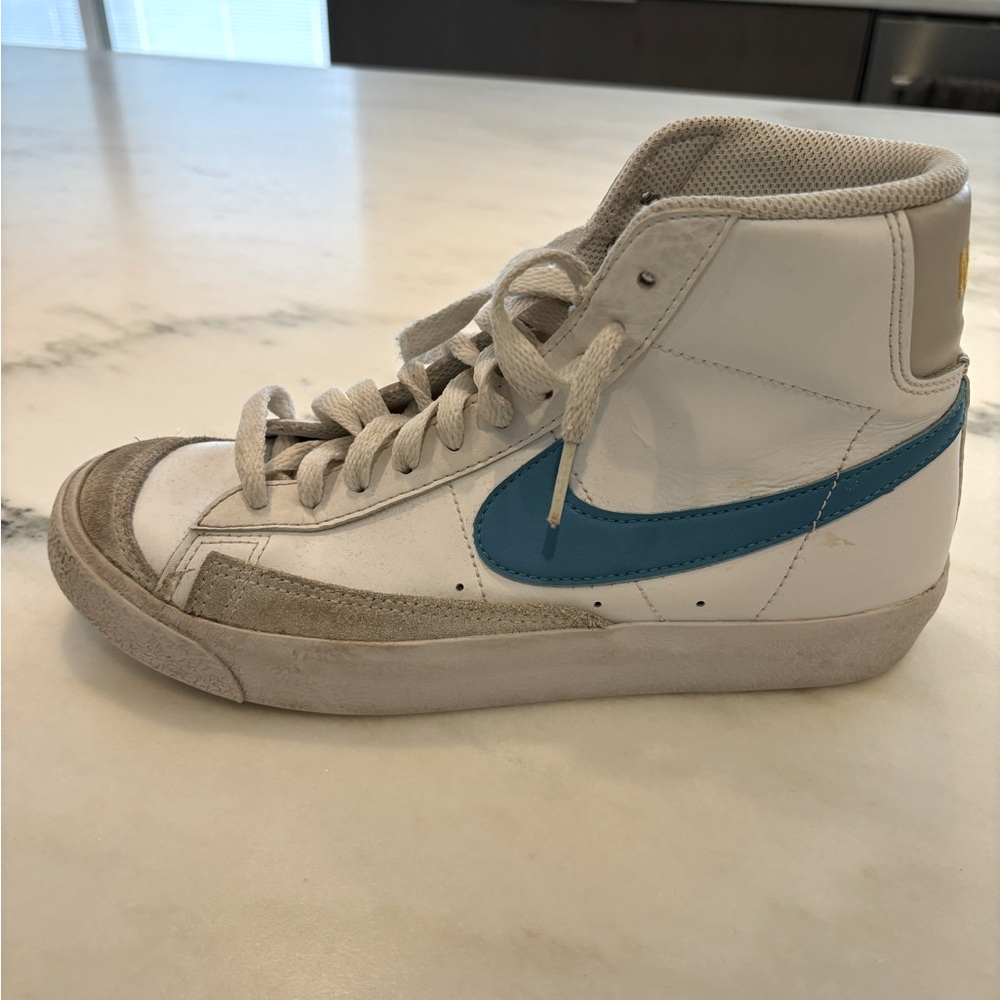 Nike blazer mid